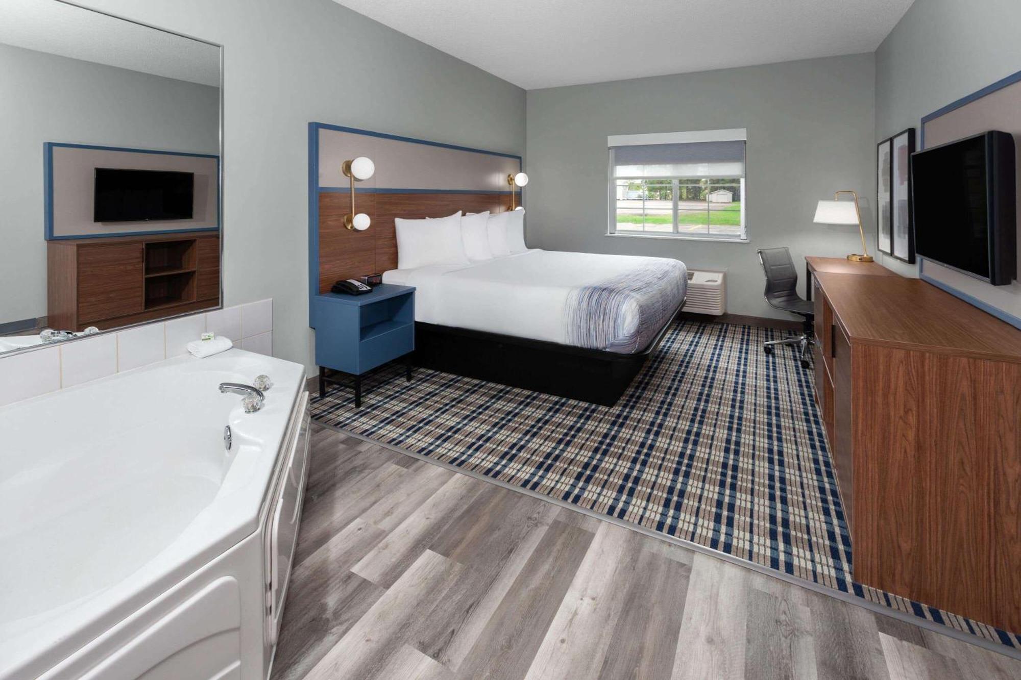 Americinn By Wyndham Eagle River Downtown Buitenkant foto